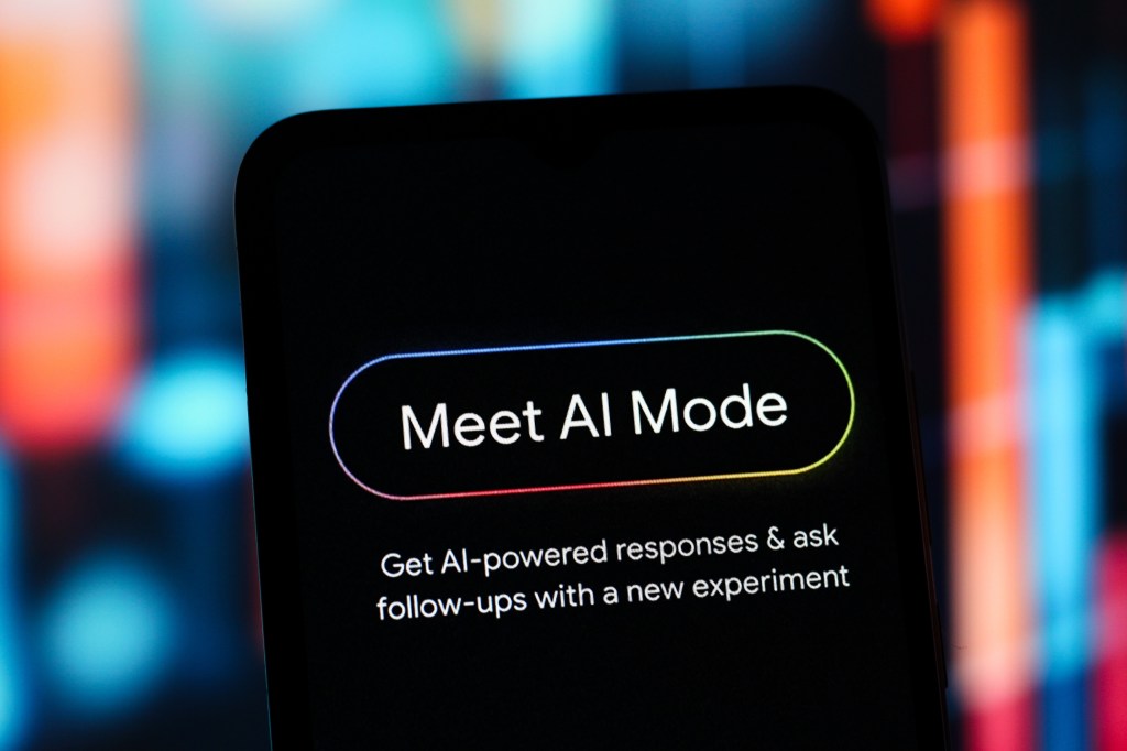 Google convierte AI Mode en un asistente de viajes más real: ahora rastrea vuelos y puede ayudar con hoteles